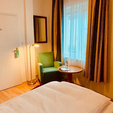 Gasthaus Zur Eule Pensión 3*